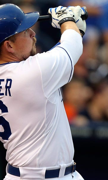 Butler goes deep, Royals win 4-2 over Giants